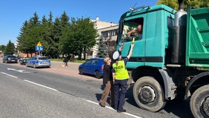 Trzeźwy-Skupiony-Wypoczęty. Działania policjantów, którzy kontrolują stan trzeźwości kierujących.