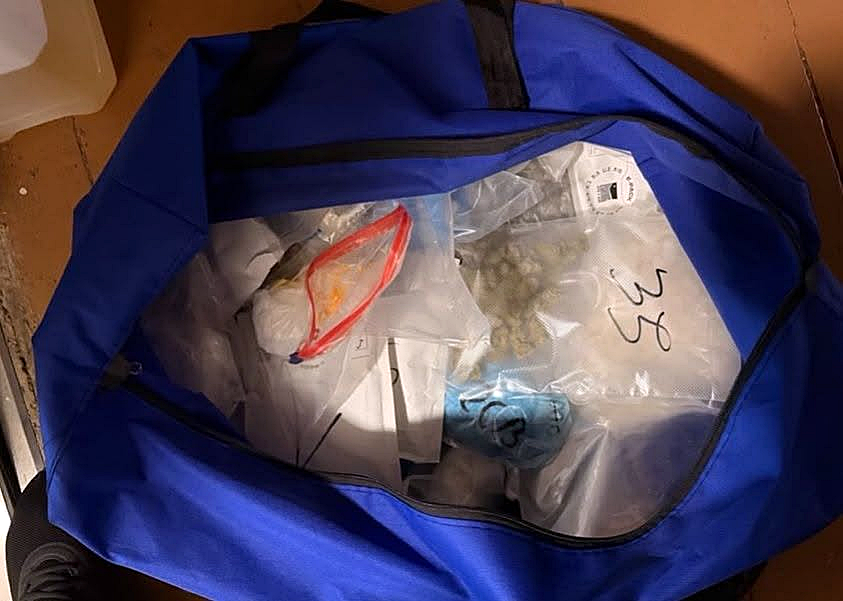 Policja w Elblągu zatrzymała mężczyznę z blisko kilogramem narkotyków