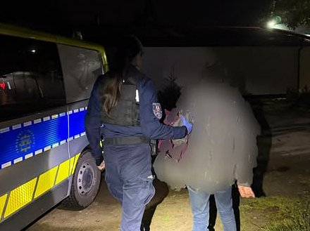 Policjanci z Elbląga pomogli kobiecie zagrożonej wychłodzeniem